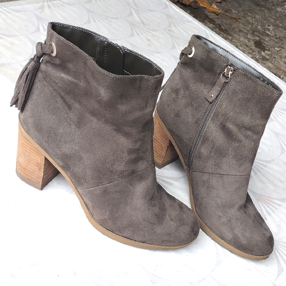 $10 Deal Dr Scholl's Lewis Ankle Boots